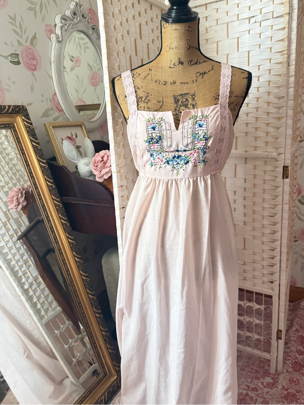 Vintage Sears Floral Embroidered Blush Dress - Size Small-Medium